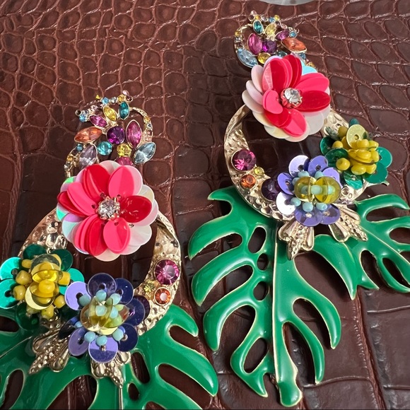 ZARA Gold & Multi Bright Tropical Floral Palm Leaf Dangle Statement Earrings - Picture 13 of 16